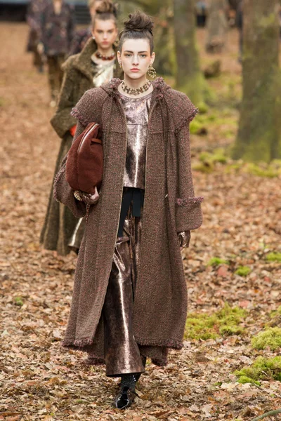 Look 32